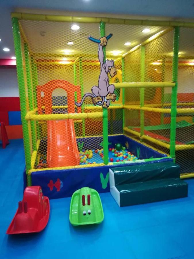 Hotel Turist Kraljevo Kültér fotó